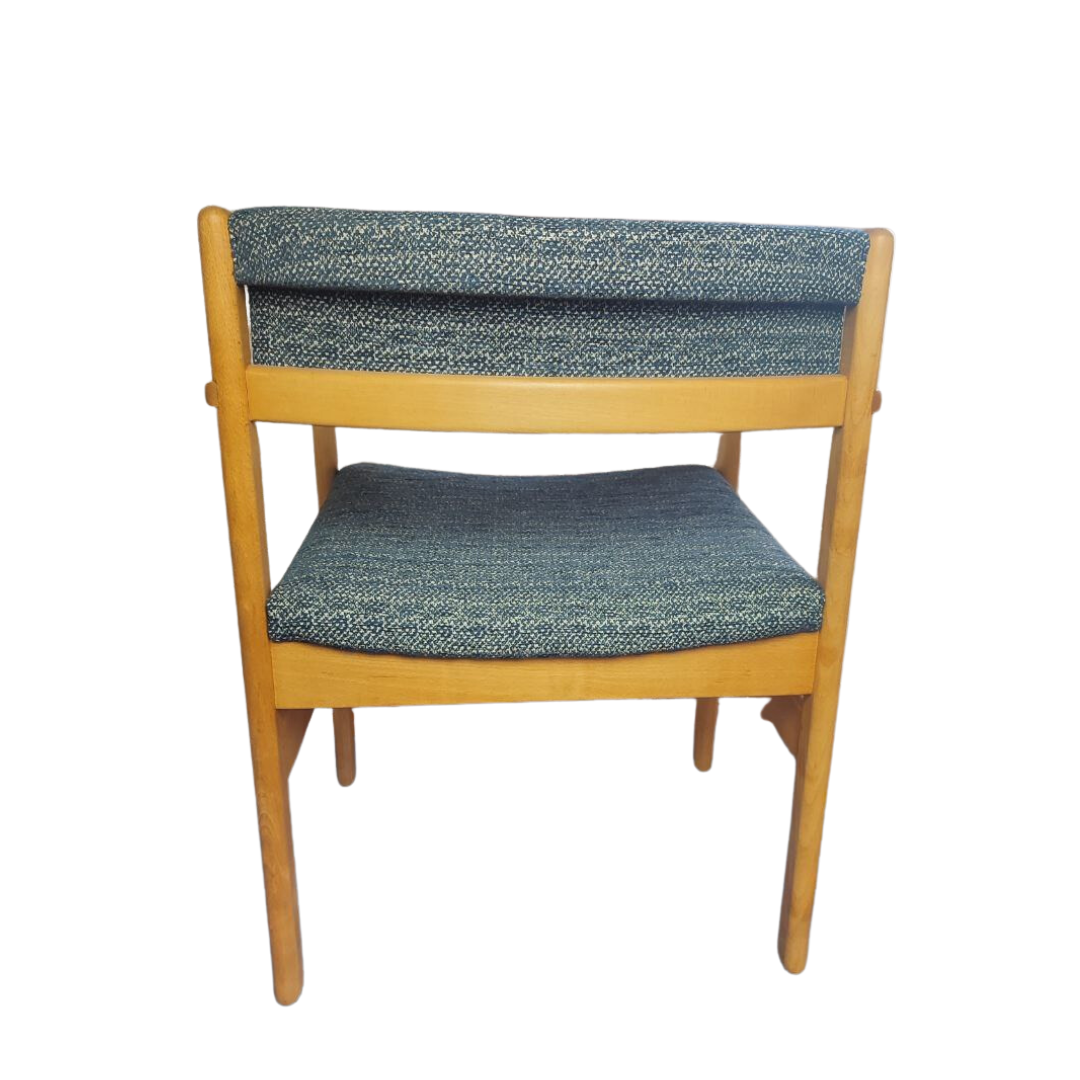 Set of Six Blonde Mid Century Dining Chairs by Parker Knoll (Model 1089/90)