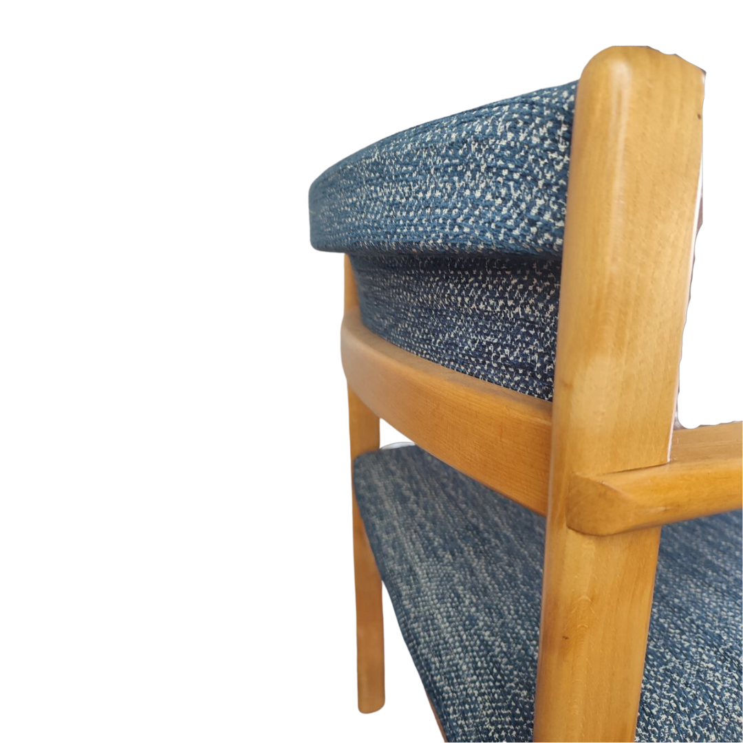 Set of Six Blonde Mid Century Dining Chairs by Parker Knoll (Model 1089/90)