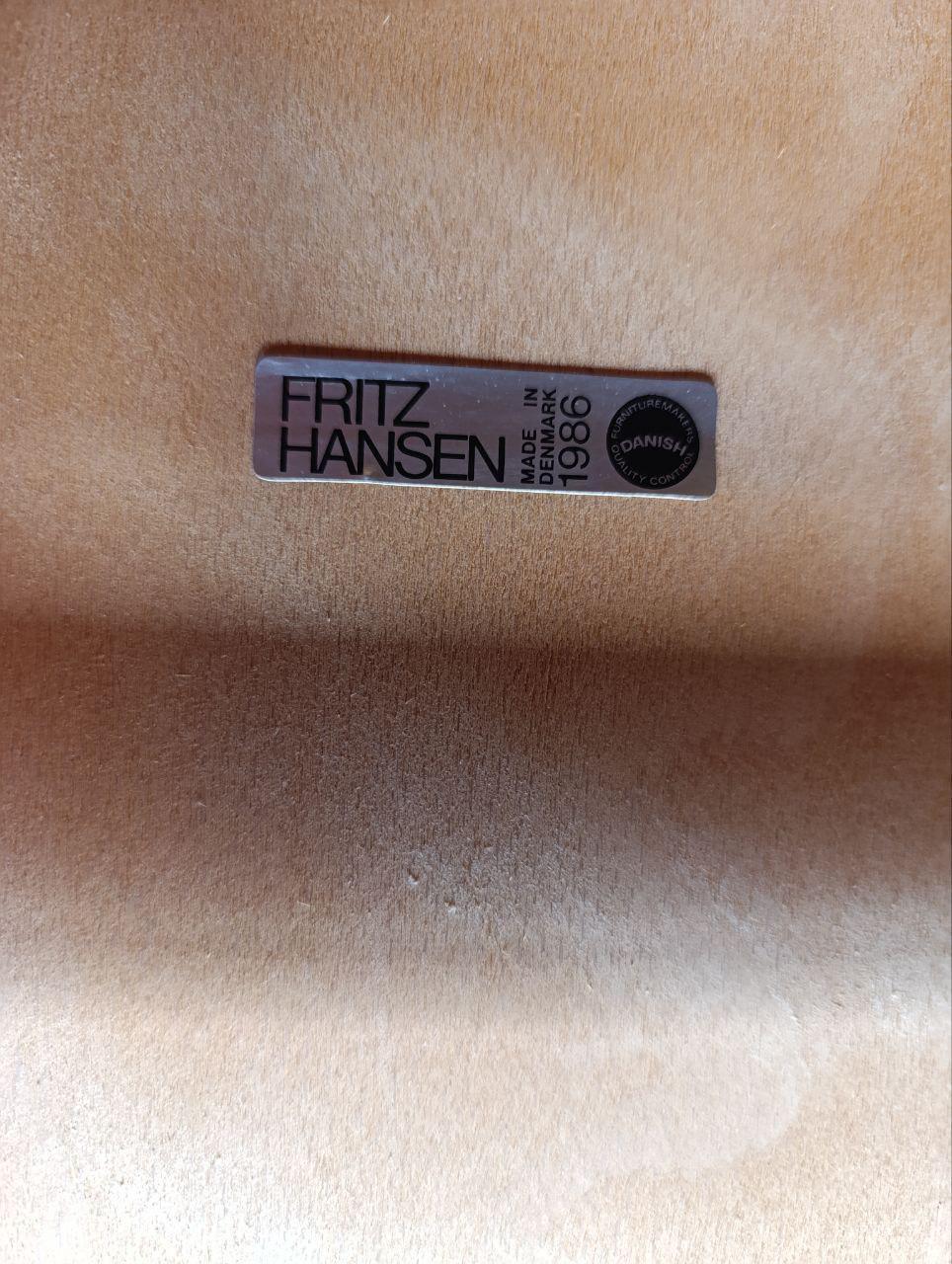 Walnut and Glass Dining Table with Six Fritz Hansen Chairs — photograph 10