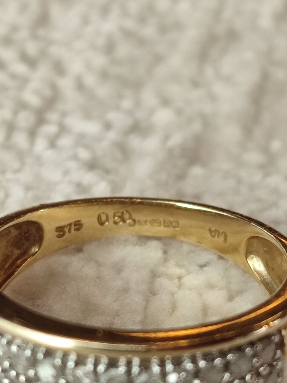 9ct Gold Half Eternity Diamond Ring (Vintage, 1970s)