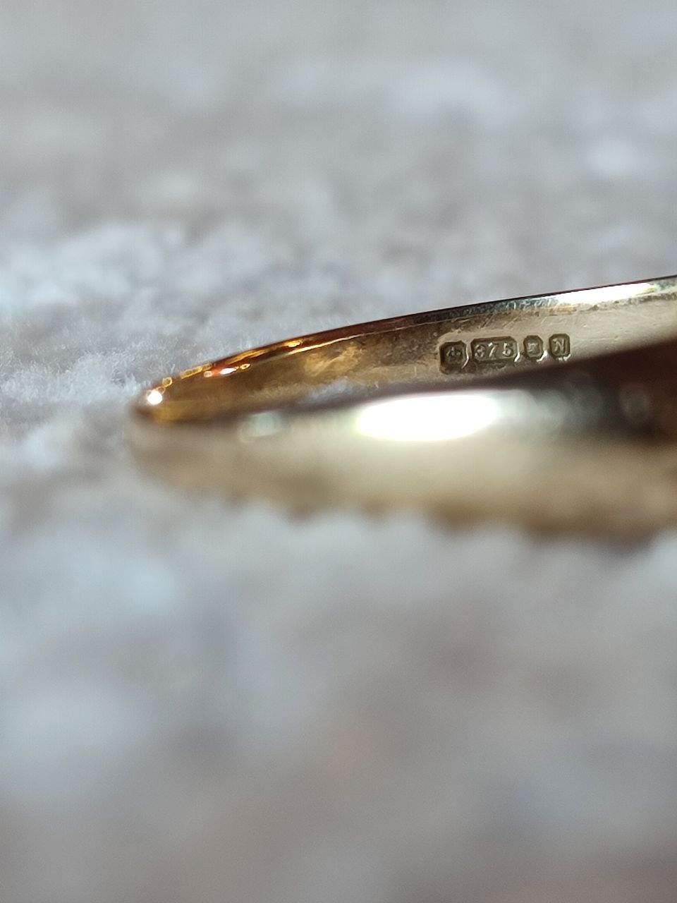 Vintage 9ct Gold Ring with Diamonds and Sapphires
