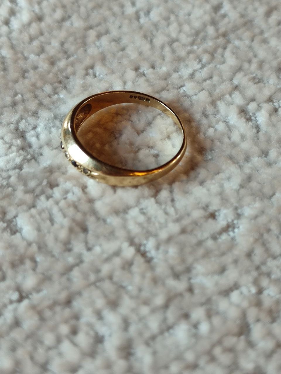 Vintage 9ct Gold Ring with Diamonds and Sapphires