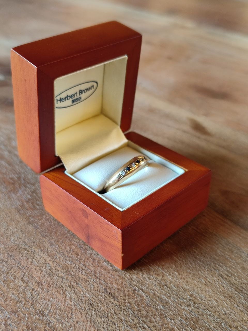 Vintage 9ct Gold Ring with Diamonds and Sapphires