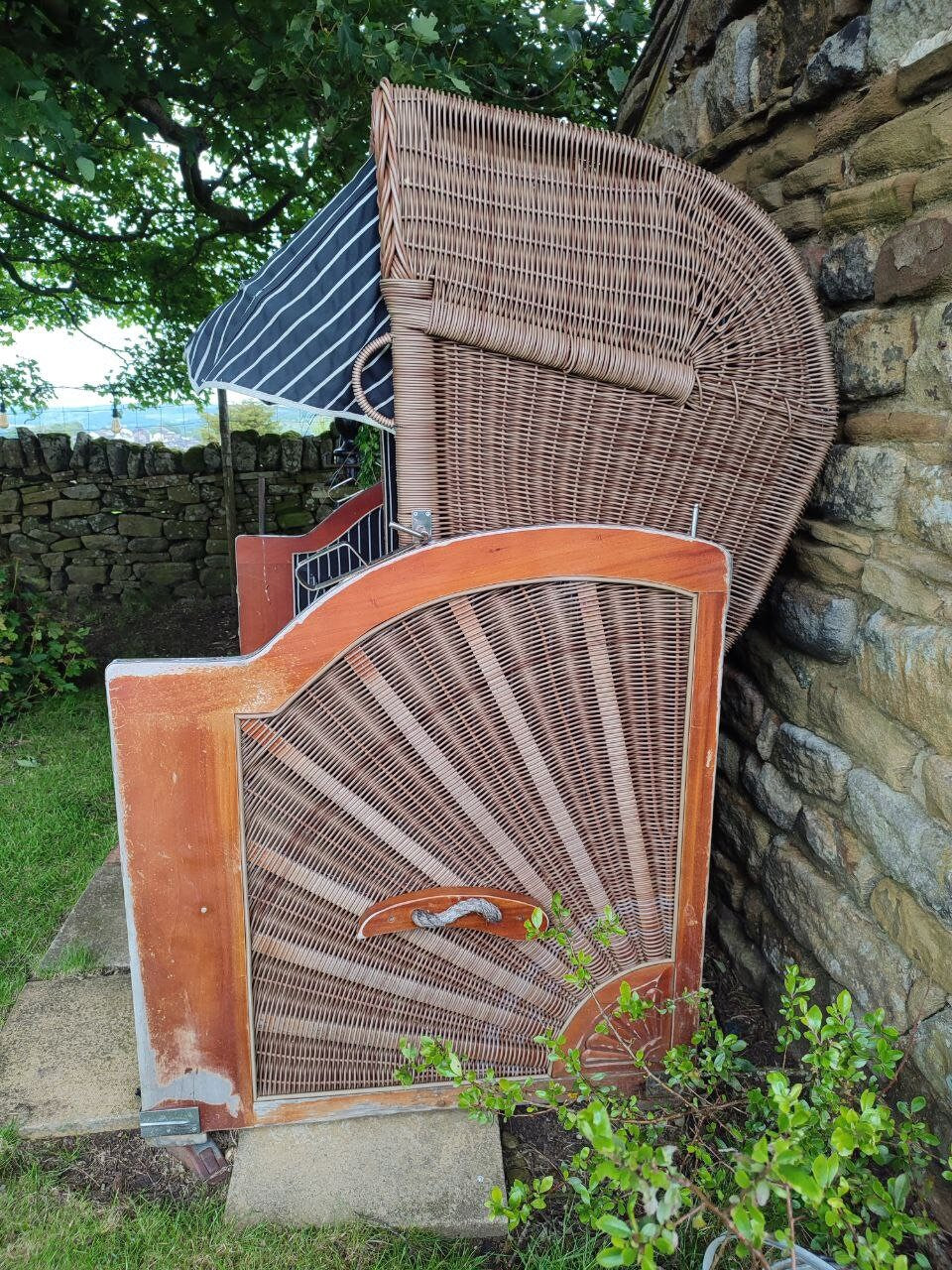Luxurious Victorian Style Mahogany 'Captain Seat' Garden Lounger with Marine Upholstery and Stainless Steel Accents by Mygind Design