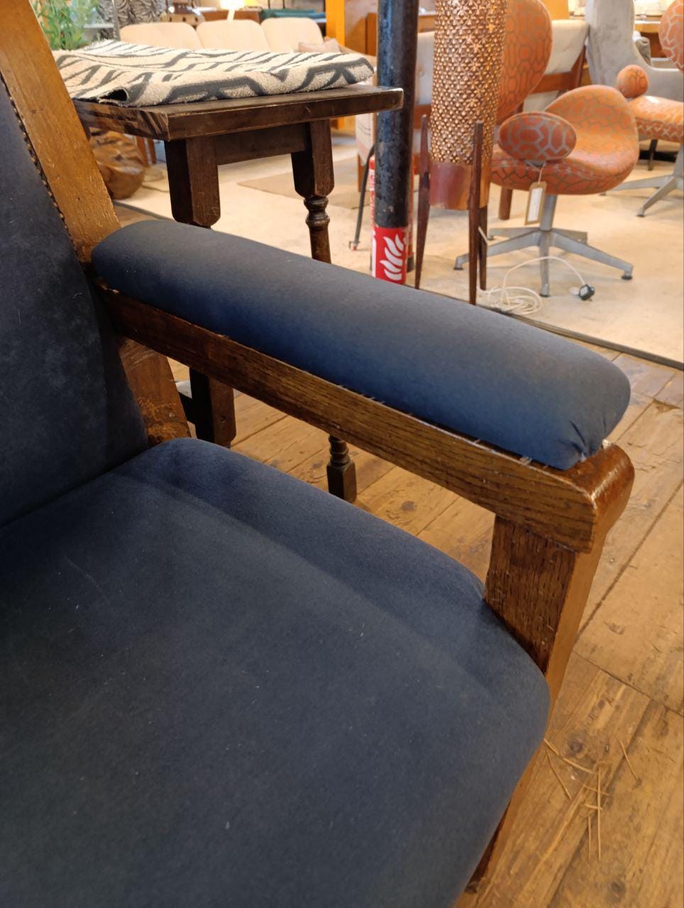 Traditional British Three-Seater Oak Chair in Wool-Blend Upholstery