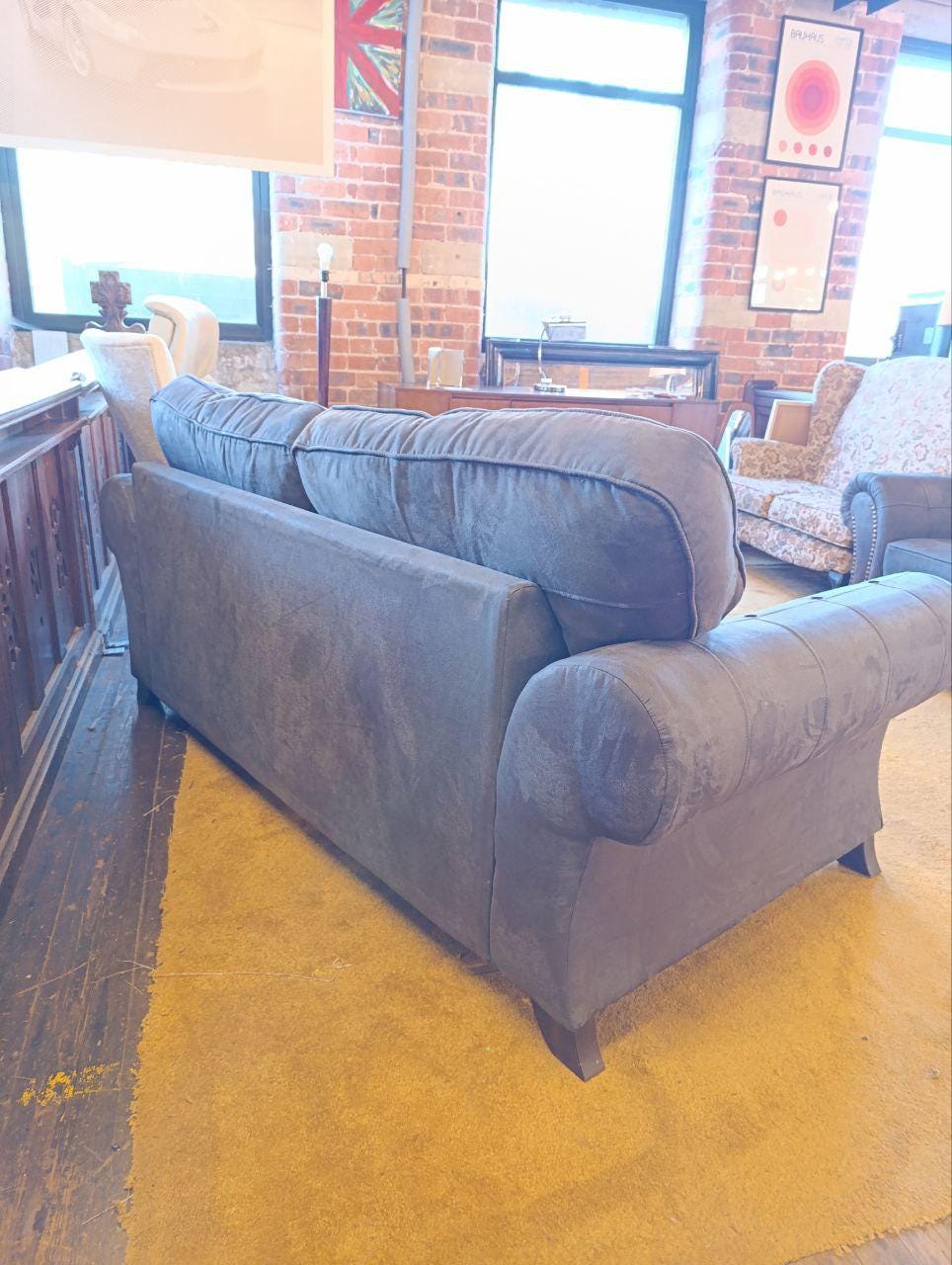 Luxurious Victorian Style 3-Seater Sofa in Plush Velvet Charcoal Grey
