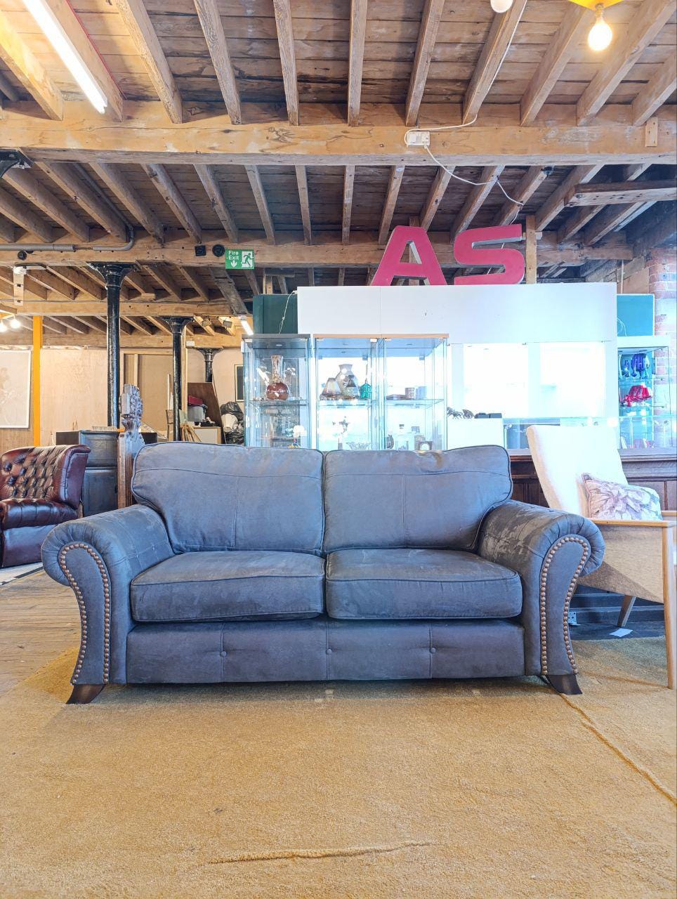 Luxurious Victorian Style 3-Seater Sofa in Plush Velvet Charcoal Grey