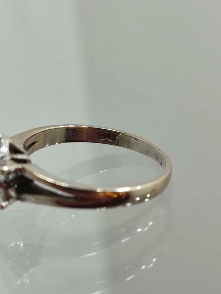 Spectacular 18ct Diamond Cluster Ring
