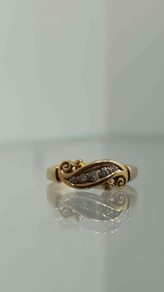 Very Stylish Late Victorian Diamond Ring with Rose Cut Stones