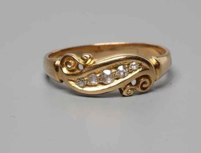 Very Stylish Late Victorian Diamond Ring with Rose Cut Stones