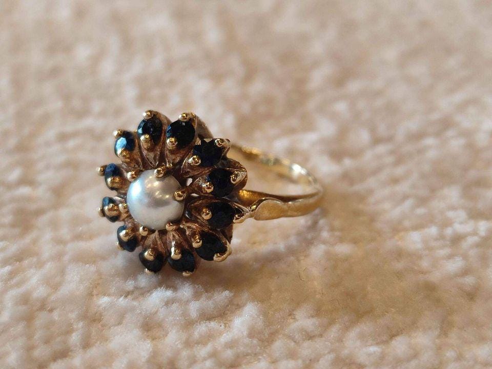 Exquisite 9ct Gold Cluster Ring with Sapphires and Pearl (1967)