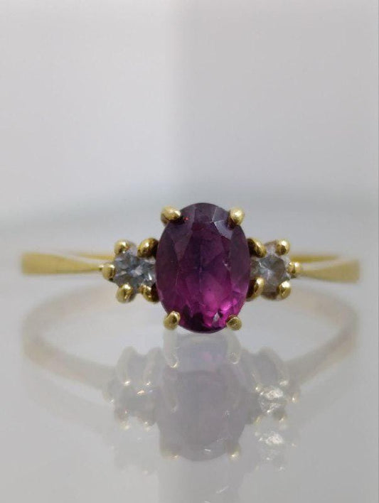Striking Vintage 18ct Gold Garnet & Diamond Ring - Size P