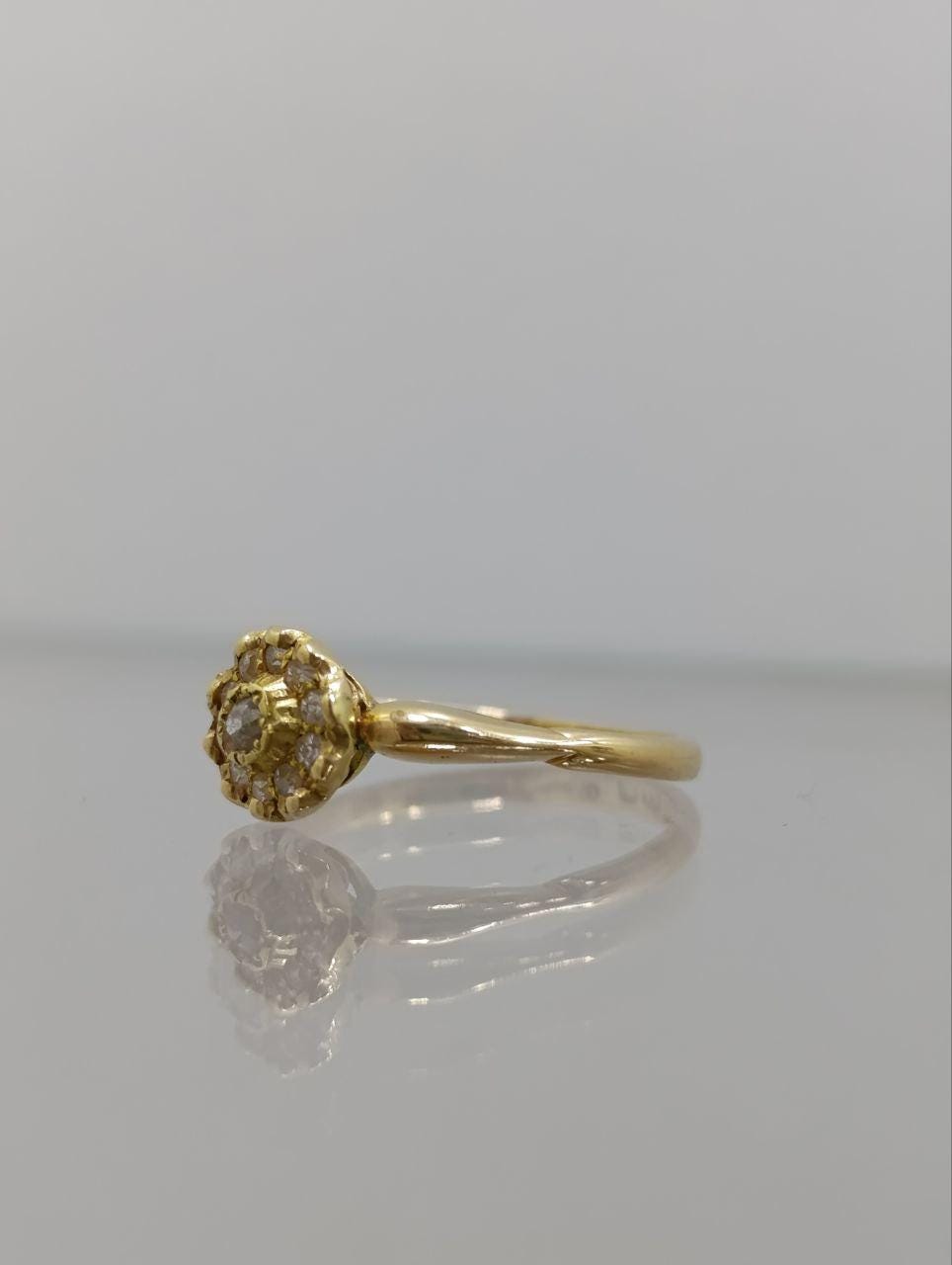 Beautiful Edwardian Diamond Cluster Ring - 18ct Gold - Size P