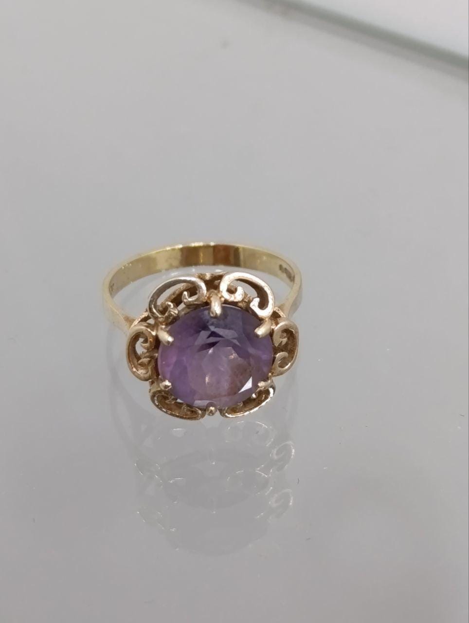 Beautiful 9ct Gold Amethyst Ring - Size L 1/2