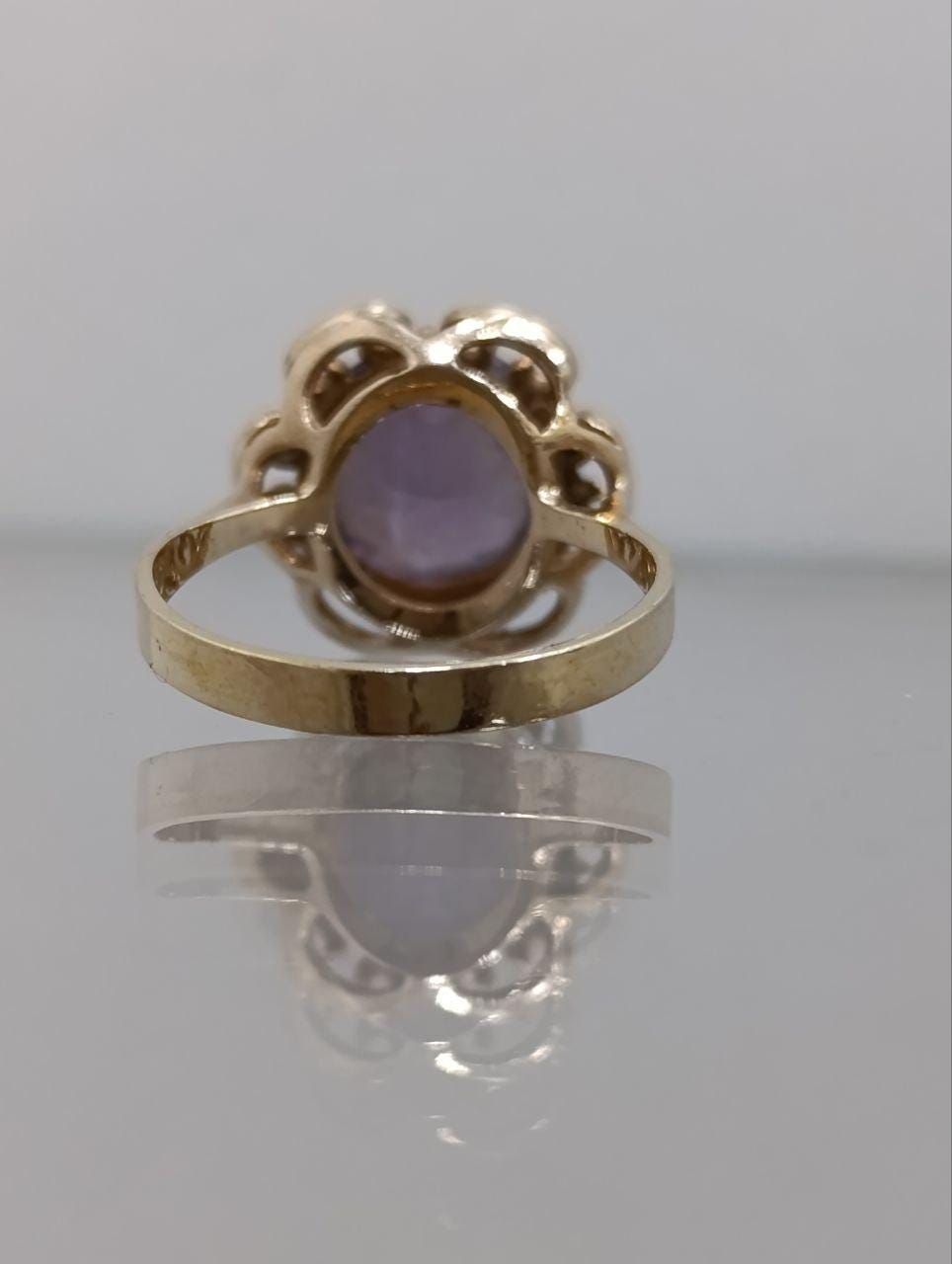 Beautiful 9ct Gold Amethyst Ring - Size L 1/2