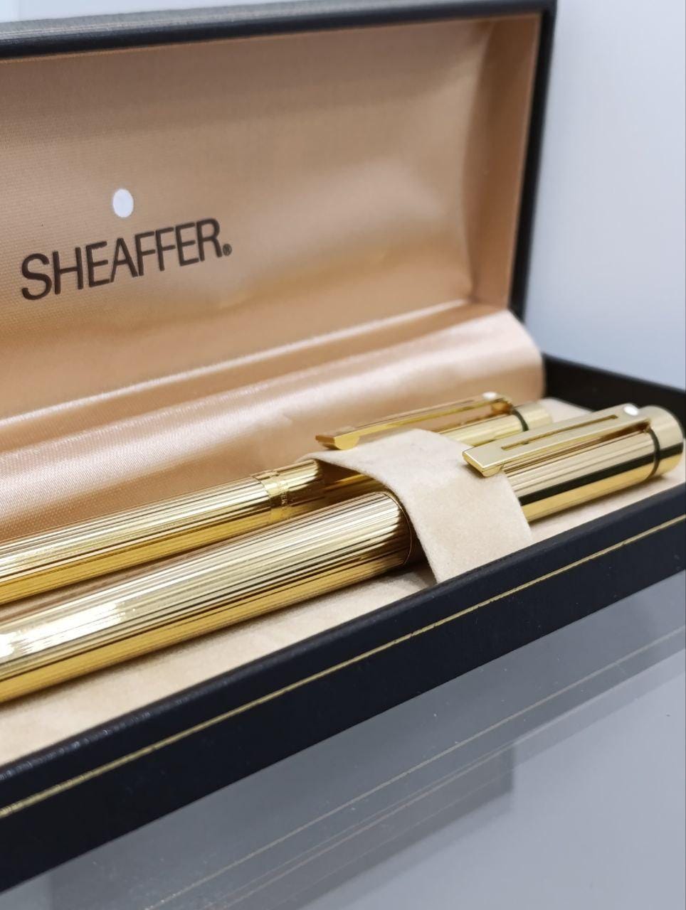 Rare Vintage Sheaffer Targa Classic Fountain Pen & Pencil Set - Fluted Gold Plate