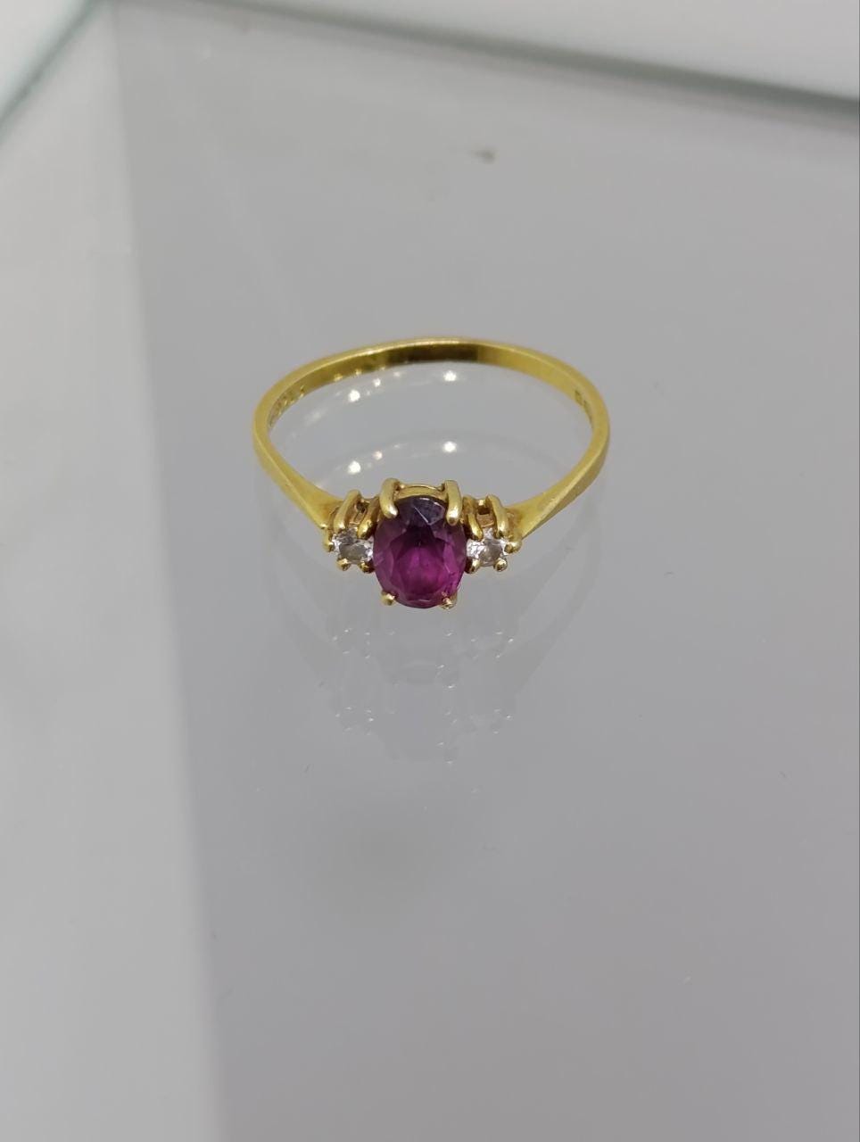 Striking Vintage 18ct Gold Garnet & Diamond Ring - Size P