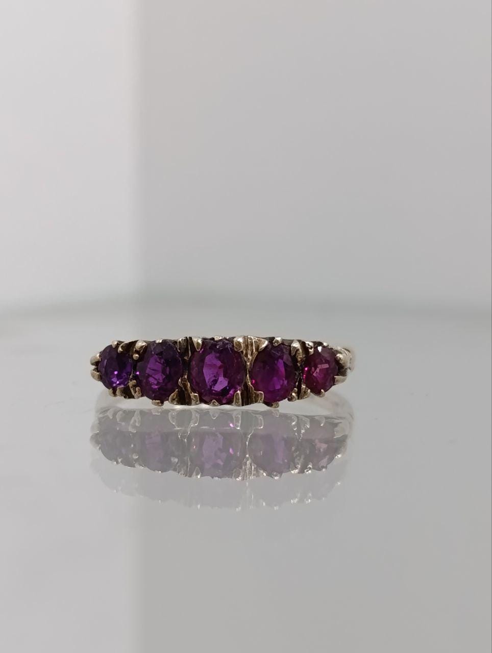 Striking Vintage Five Stone Garnet Ring - 9ct Gold - Size P