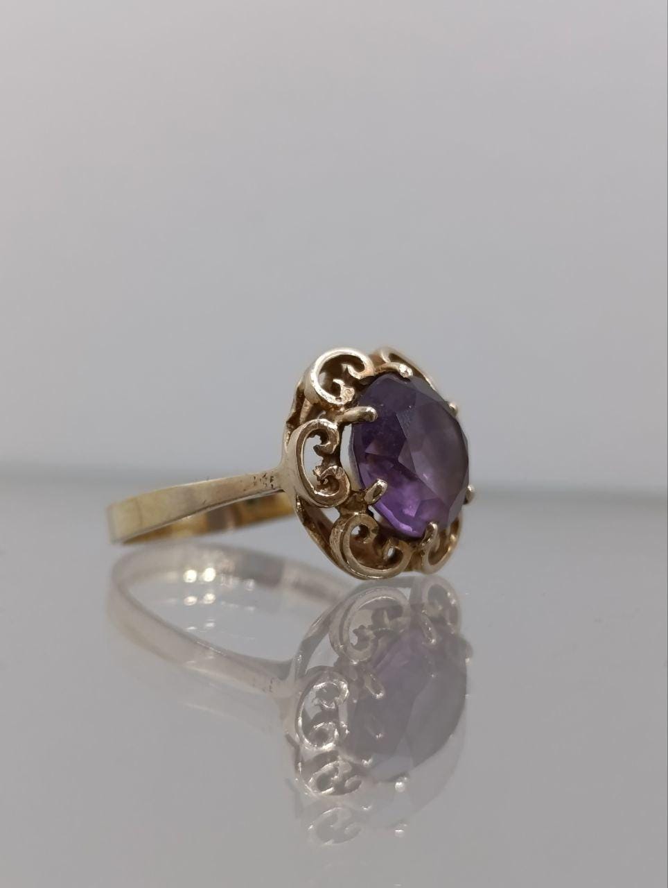 Beautiful 9ct Gold Amethyst Ring - Size L 1/2