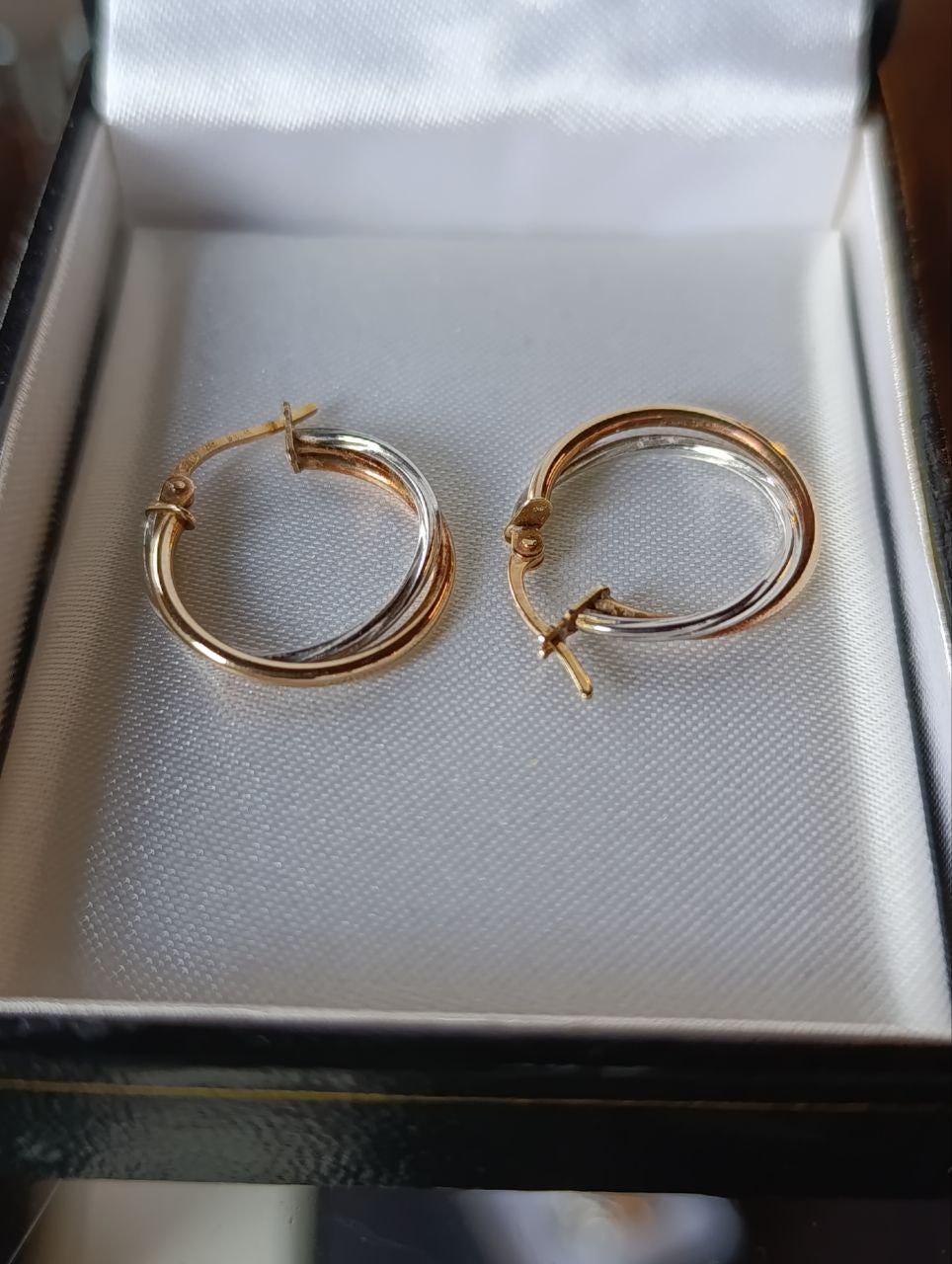 Vintage Italian Unoaerre 9ct Gold Hoop Earrings in Yellow and White Gold
