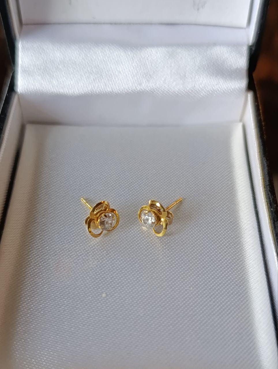 9ct Yellow Gold Cubic Zirconia Stud Earrings