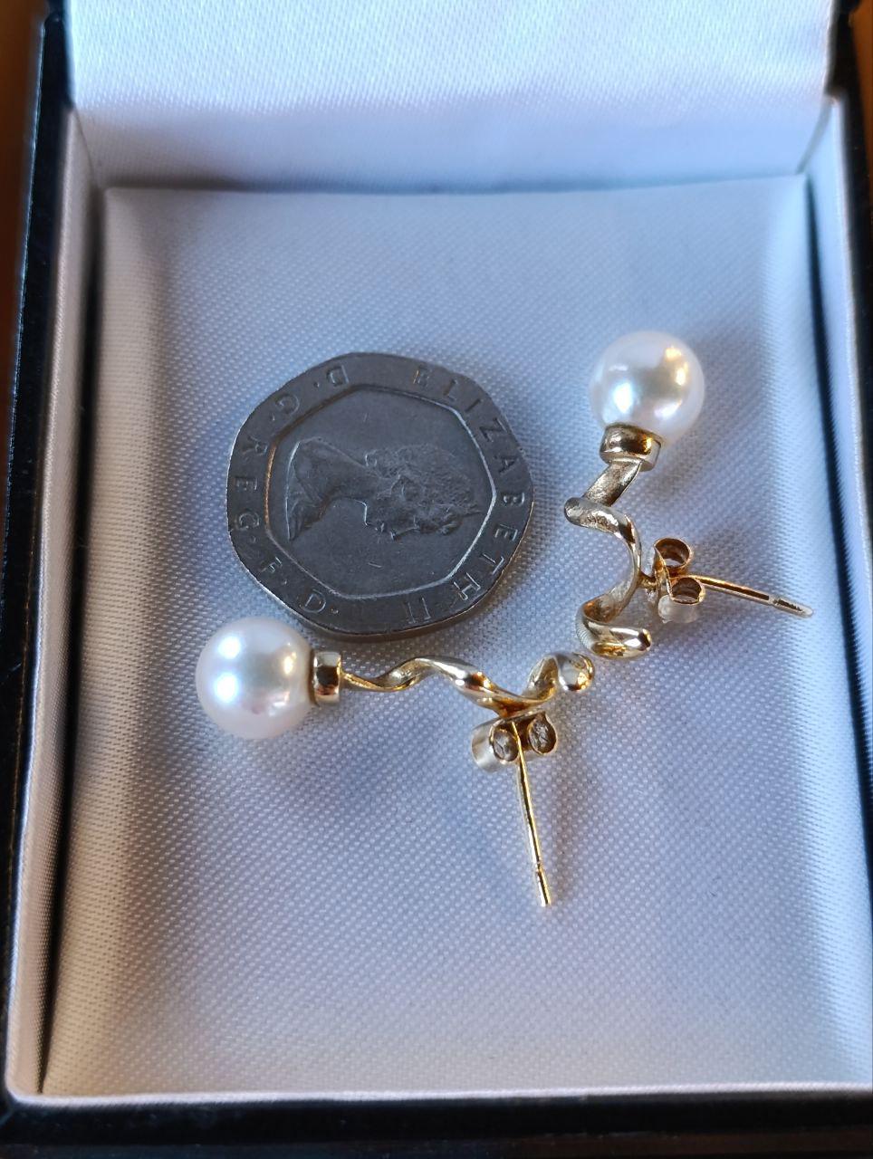 Elegant 14ct Gold Twist Drop Pearl Earrings