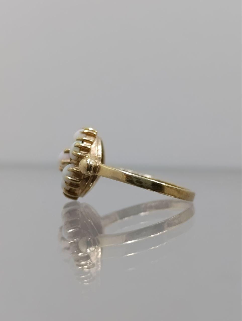 Vintage 9ct Gold Opal Daisy Cluster Ring - Size M