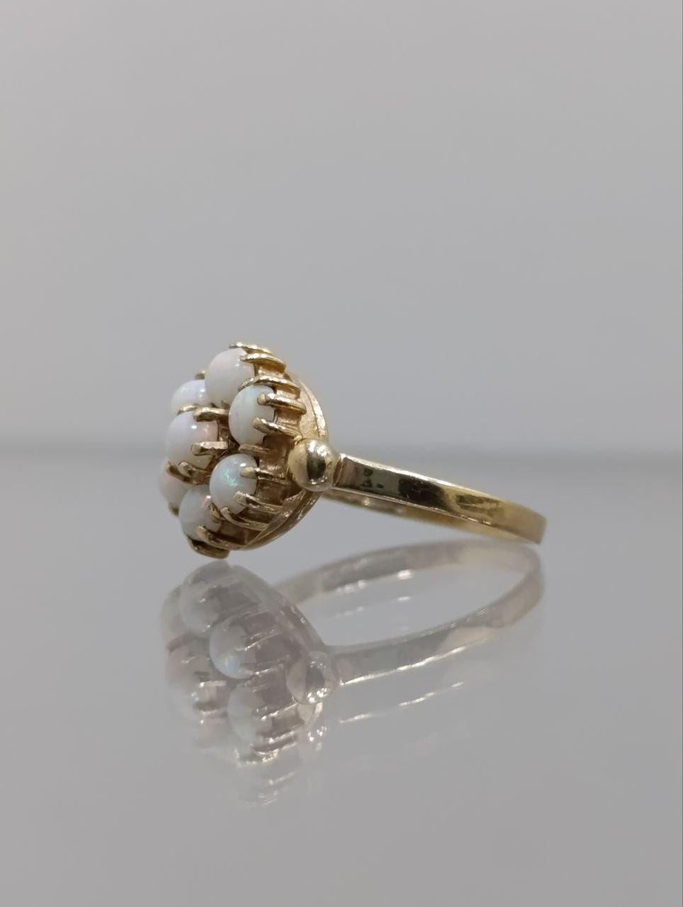 Vintage 9ct Gold Opal Daisy Cluster Ring - Size M
