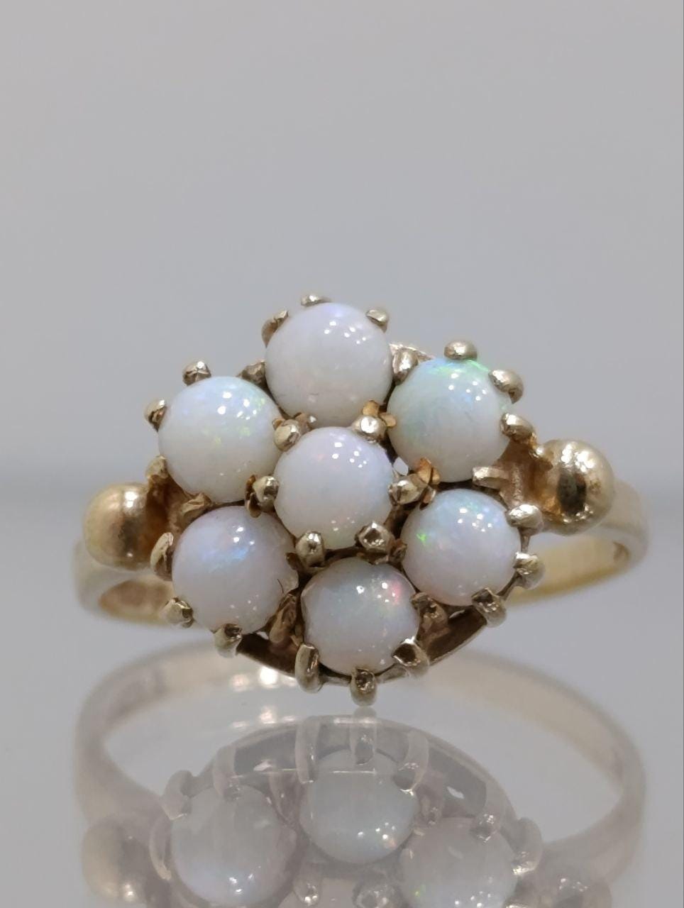 Vintage 9ct Gold Opal Daisy Cluster Ring - Size M