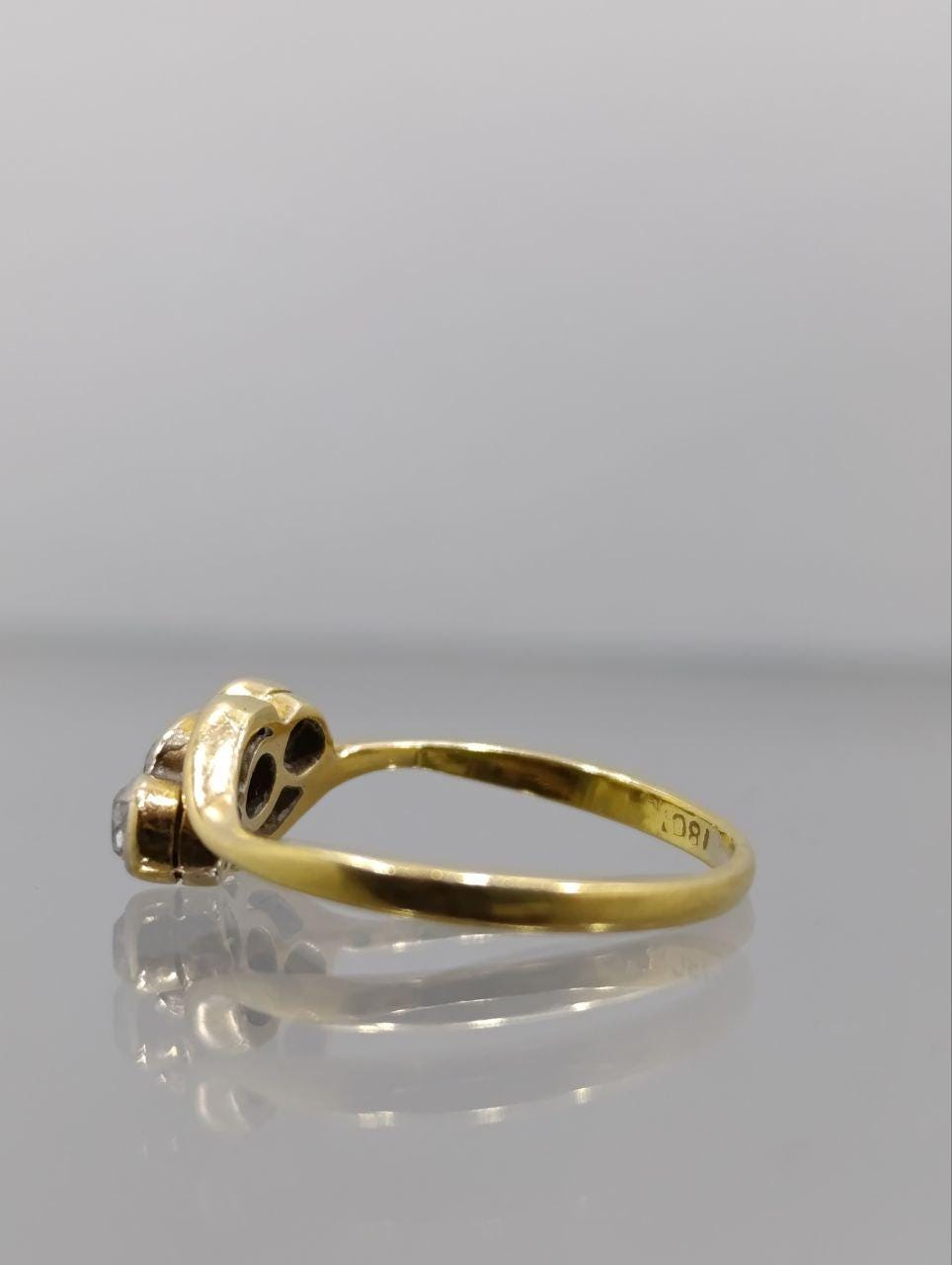 Vintage 18ct Gold Diamond Crossover Ring - Size N