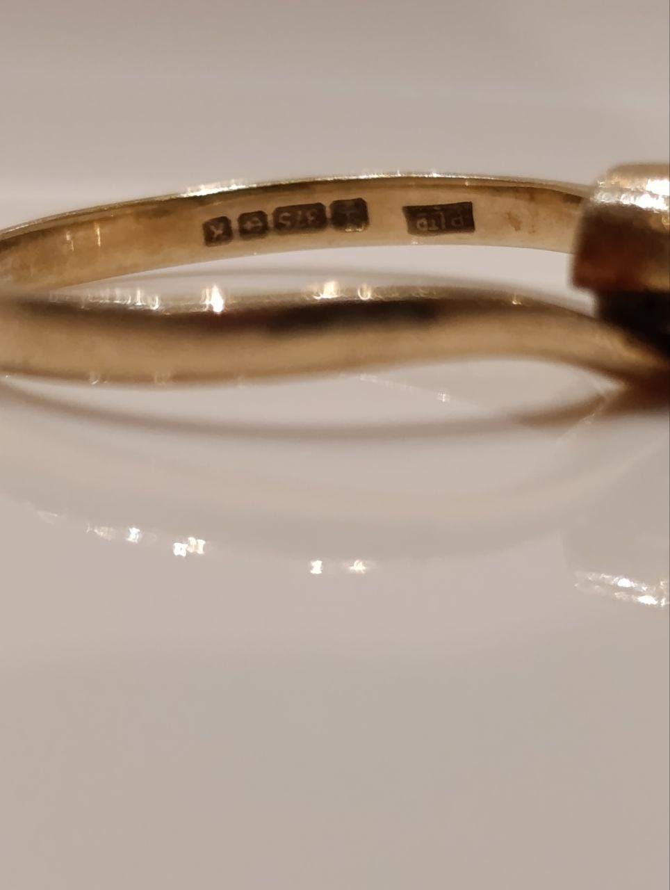 9ct Yellow Vintage Gold Diamond Twist Ring - Art Deco Style