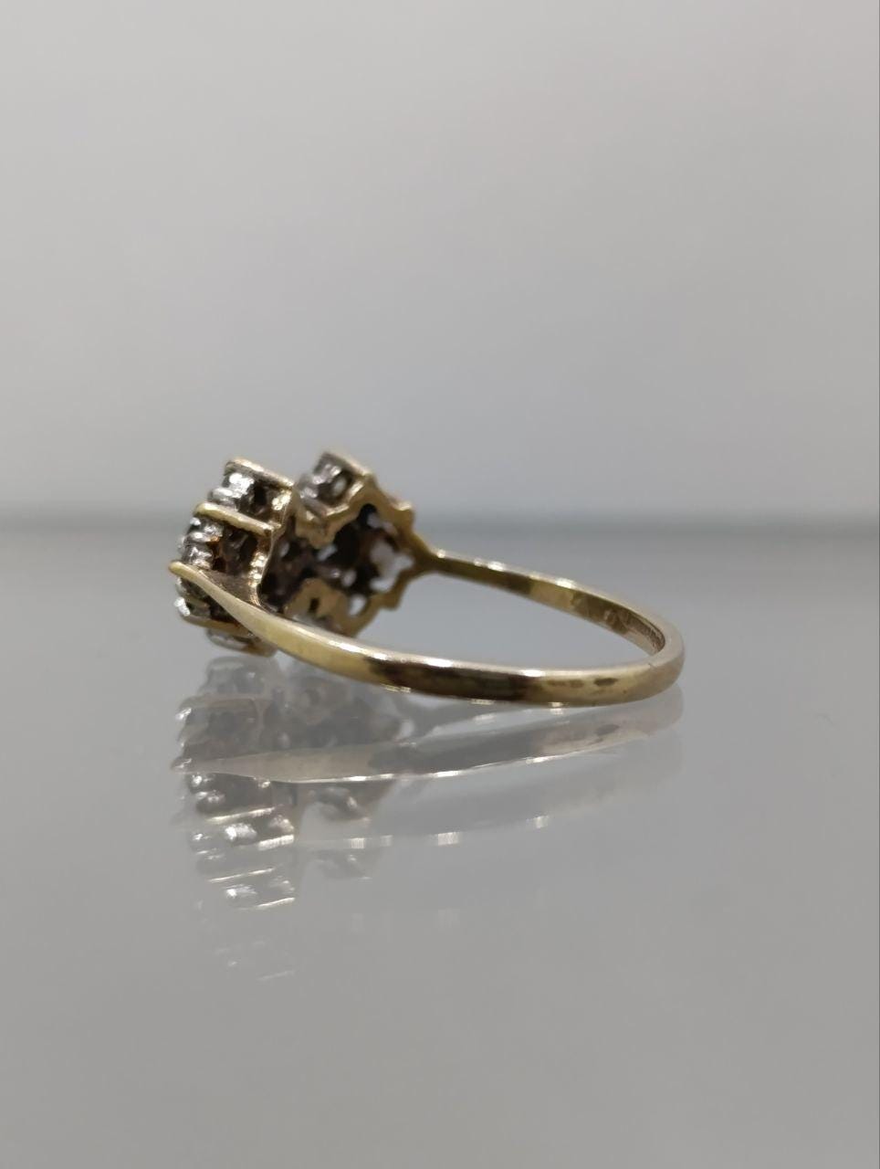 Unique Vintage 9ct Gold Sapphire & Cubic Zirconia Ring - Symmetrical Design