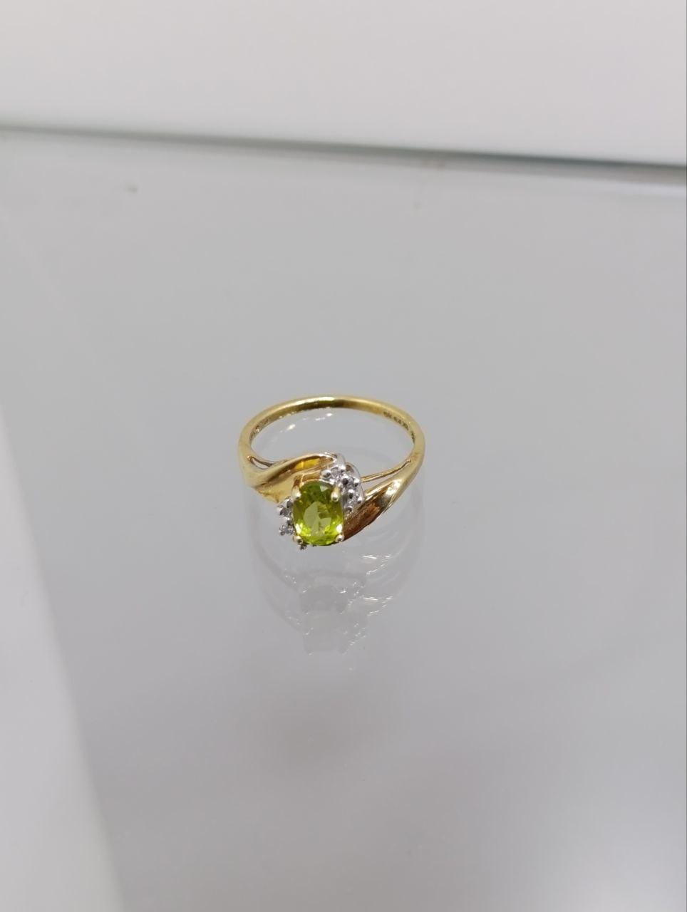 10ct Gold Peridot & Diamond Dress Ring - Size N
