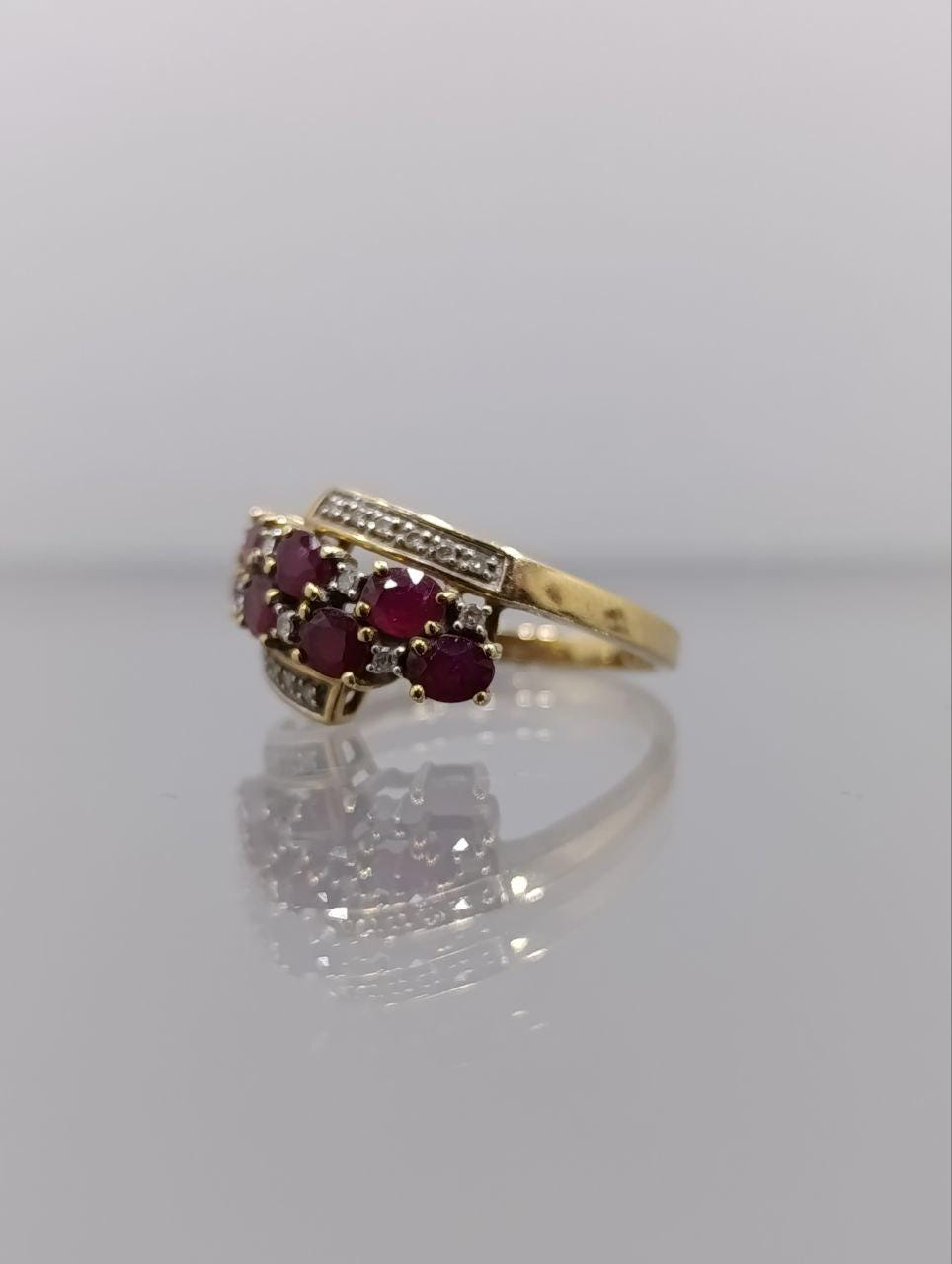 9ct Gold Garnet & Cubic Zirconia Dress Ring - Size P