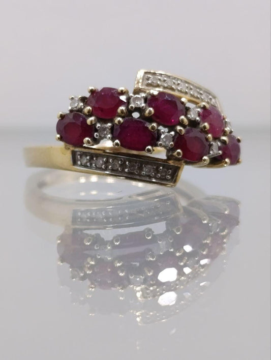 9ct Gold Garnet & Cubic Zirconia Dress Ring - Size P