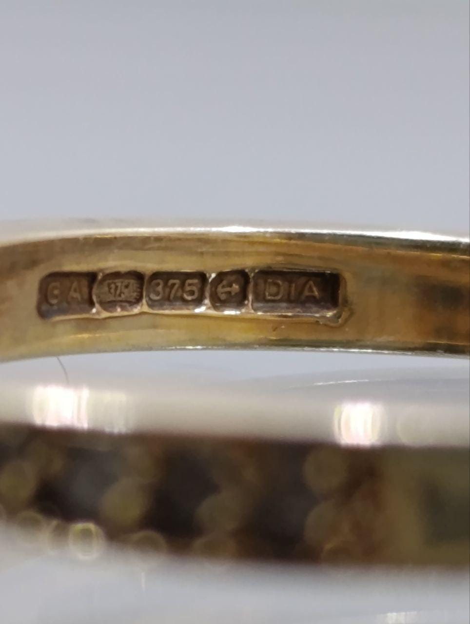 Vintage 9ct Gold Diamond Solitaire Ring with Illusion Setting - Size M 1/2