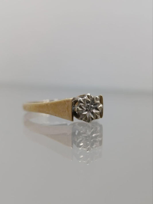 9ct Yellow Gold Diamond Solitaire Ring - Size M 1/2