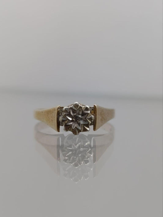 9ct Yellow Gold Diamond Solitaire Ring - Size M 1/2