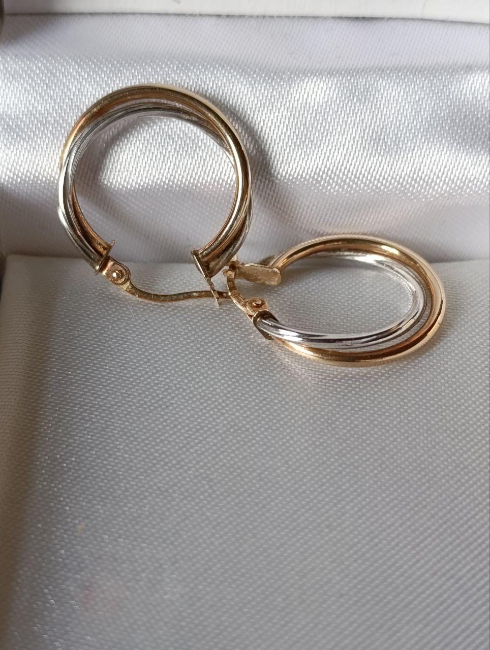 Vintage Italian Unoaerre 9ct Gold Hoop Earrings in Yellow and White Gold