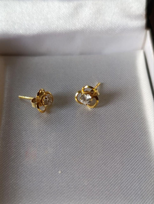 9ct Yellow Gold Cubic Zirconia Stud Earrings