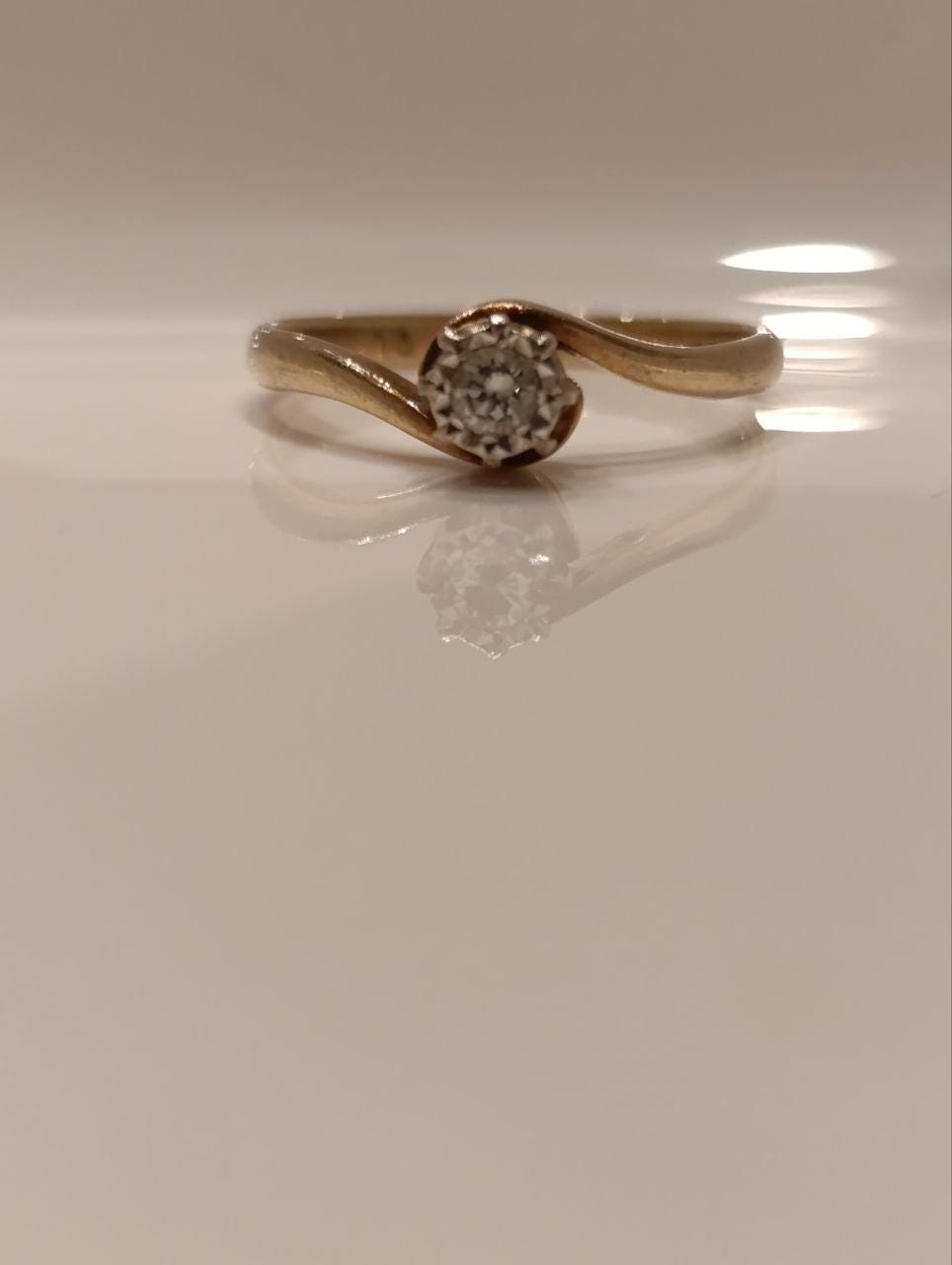 9ct Yellow Vintage Gold Diamond Twist Ring - Art Deco Style