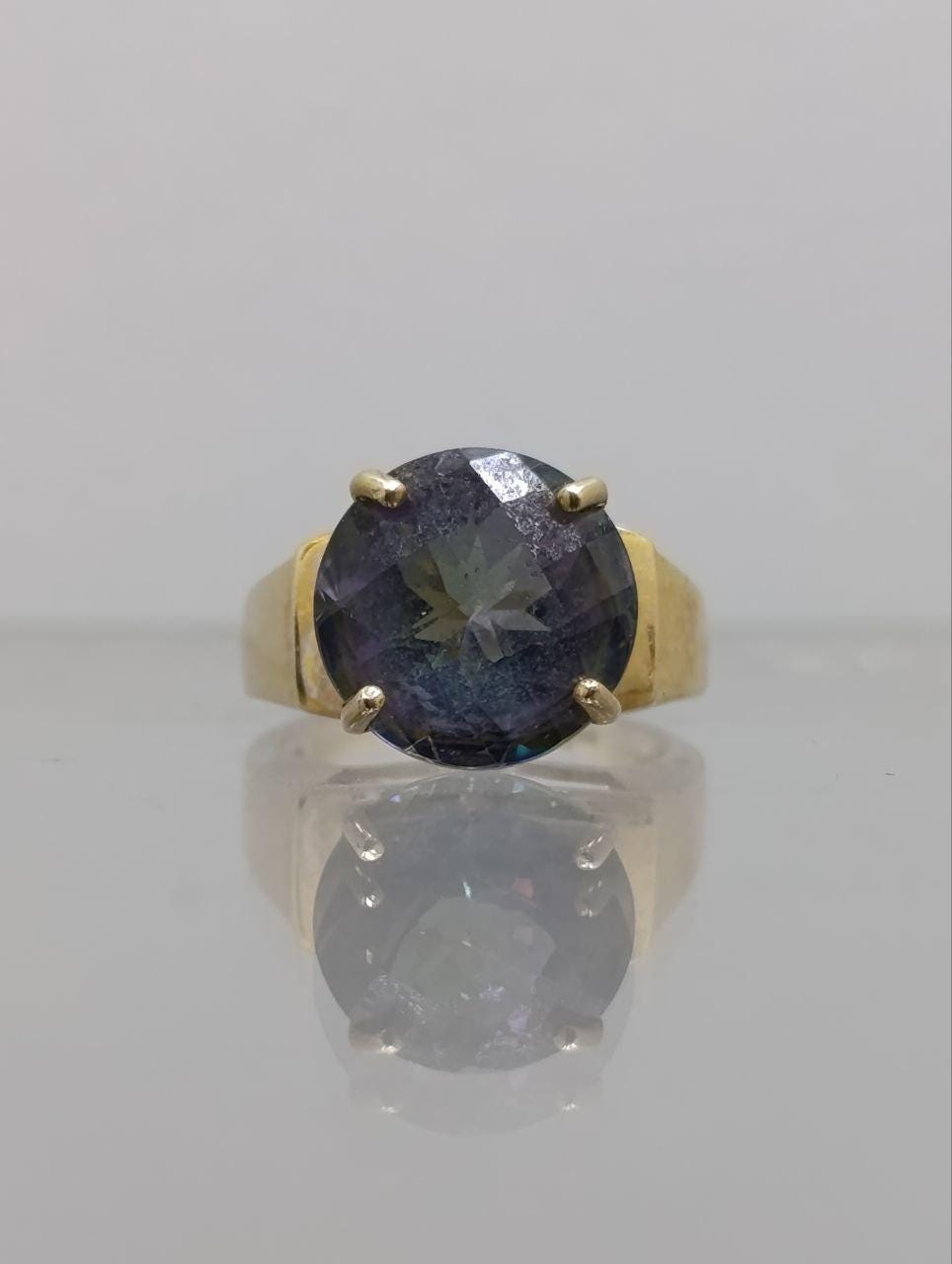 Substantial 9ct Gold Amethyst Ring - Size K