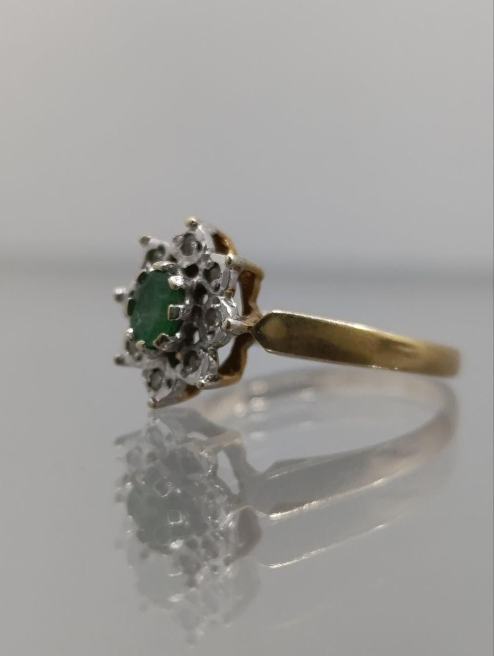 Vintage 9ct Gold Emerald & Diamond Cluster Ring - Size L