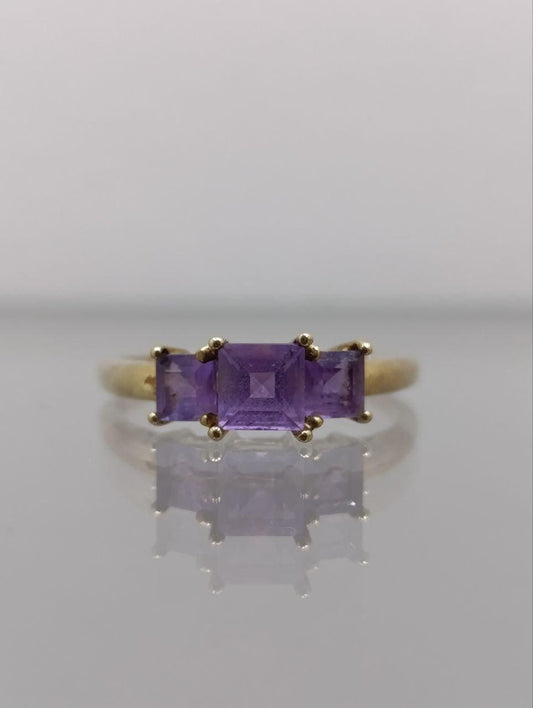 Exquisite 9ct Gold Amethyst & Diamond Three Stone Ring - Size T 1/2