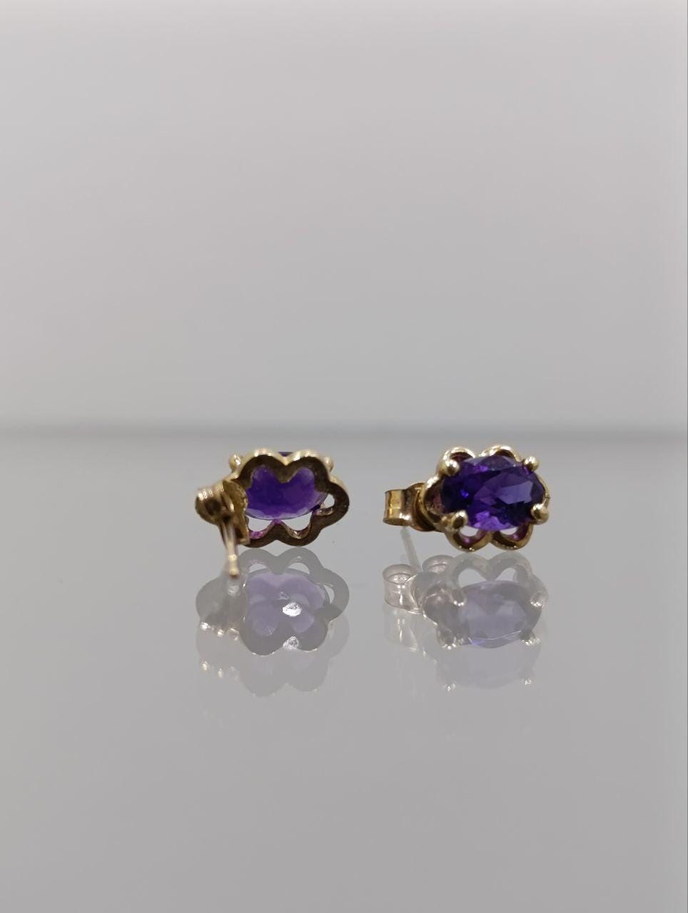 9ct Gold Amethyst Stud Earrings with Fancy Edging - Gift Boxed