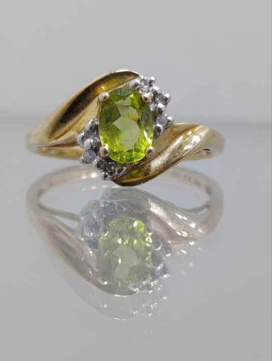 10ct Gold Peridot & Diamond Dress Ring - Size N