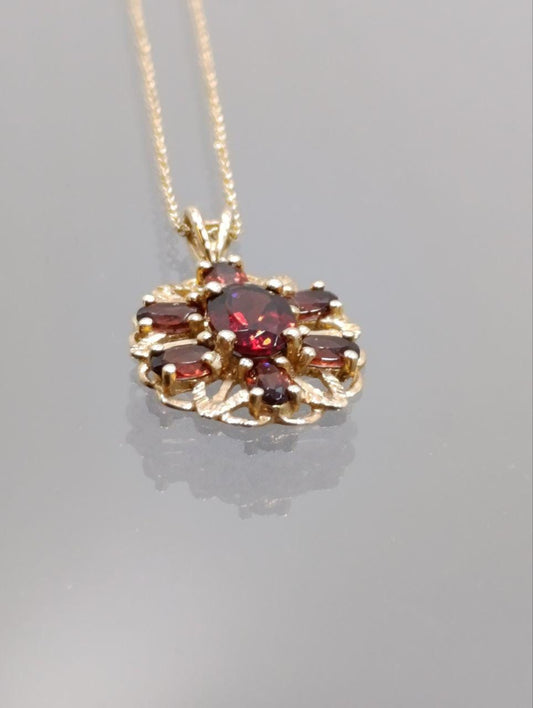 Stunning 14ct Gold Garnet Floral Cluster Pendant