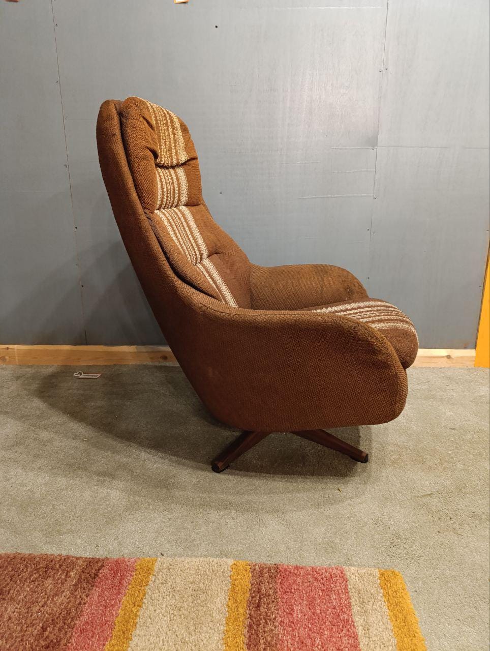 Iconic 1960s Egg Chair - Reupholstered to Your Style