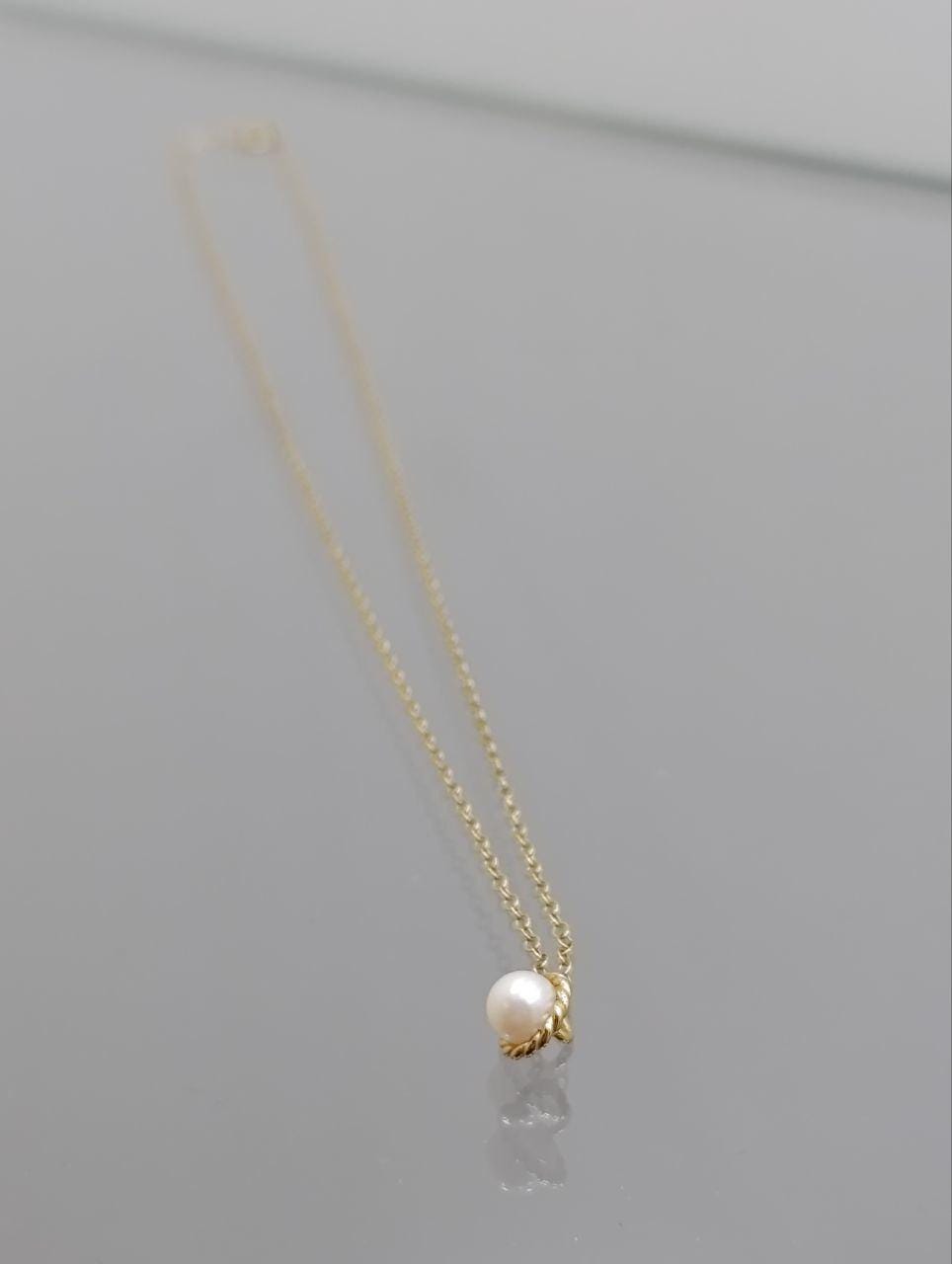 Vintage 9ct Gold & White Pearl Pendant Necklace - Dainty Lace Design