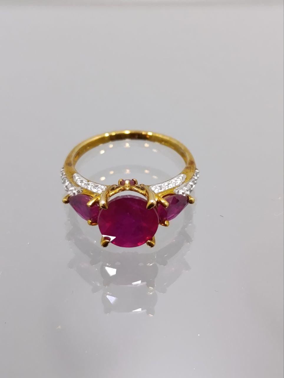 Exquisite 9ct Gold Ruby & Cubic Zirconia Ring - Size Q